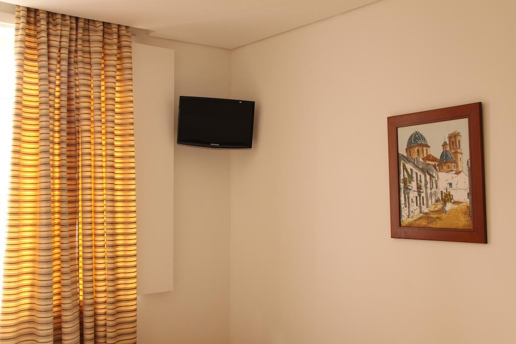 Hotel Zenite Ангра-ду-Ероїшму Номер фото